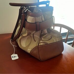 Coach  F13337 Hampton Optic Signature Stripe carryall medium shoulder/handbag